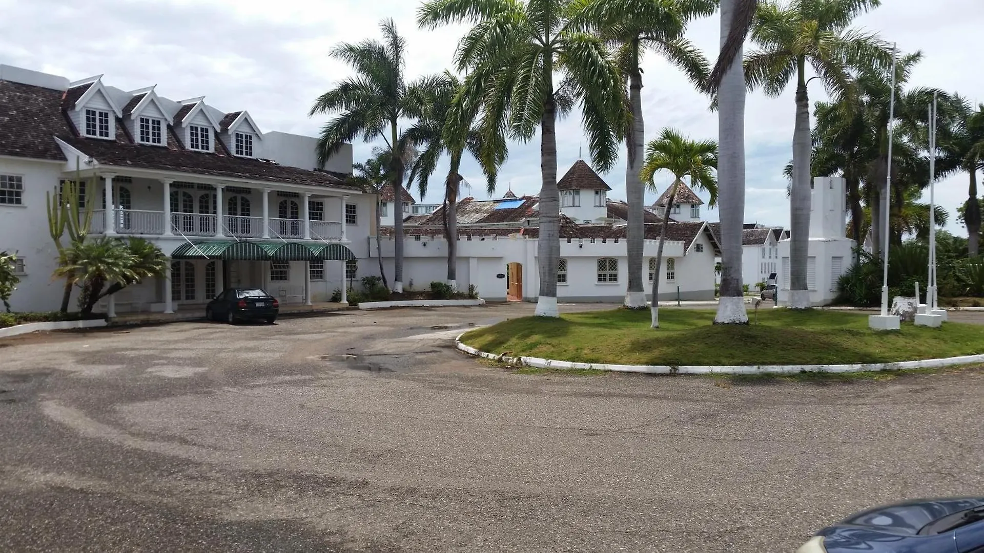 Seacastles Beach Apartments Montego Bay Jamaica